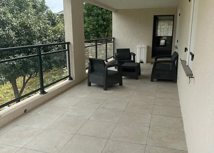 Proche De La Riviere Et De La ! Vico