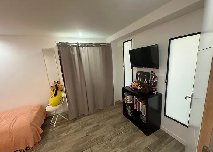 Proche De La Riviere Et De La !